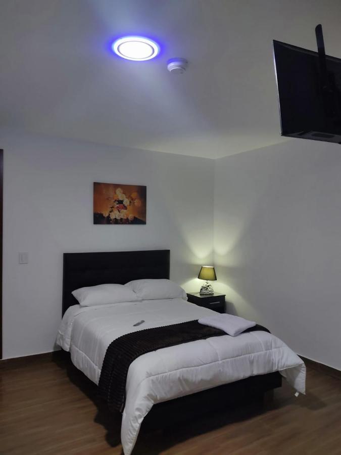 Hospedaje El Girasol Tababela Quito Exteriör bild