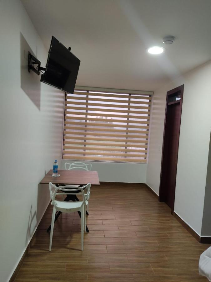 Hospedaje El Girasol Tababela Quito Exteriör bild