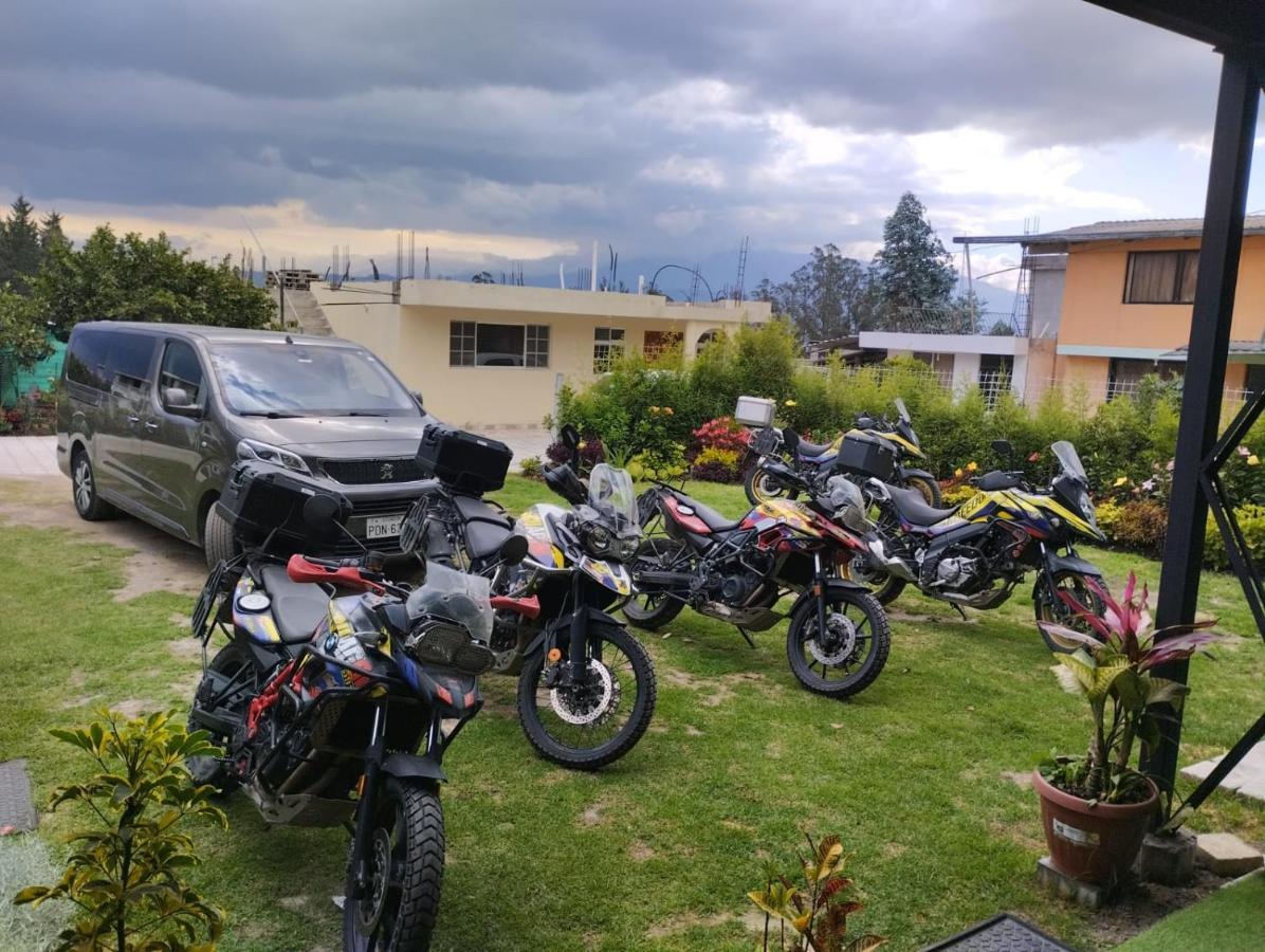 Hospedaje El Girasol Tababela Quito Exteriör bild