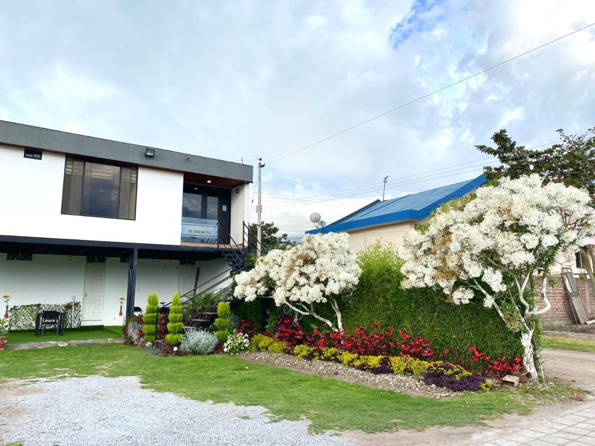 Hospedaje El Girasol Tababela Quito Exteriör bild